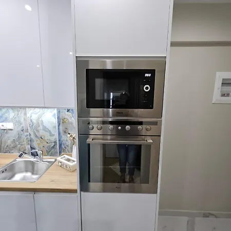 아파트 Agora Luxury 7 루트라키