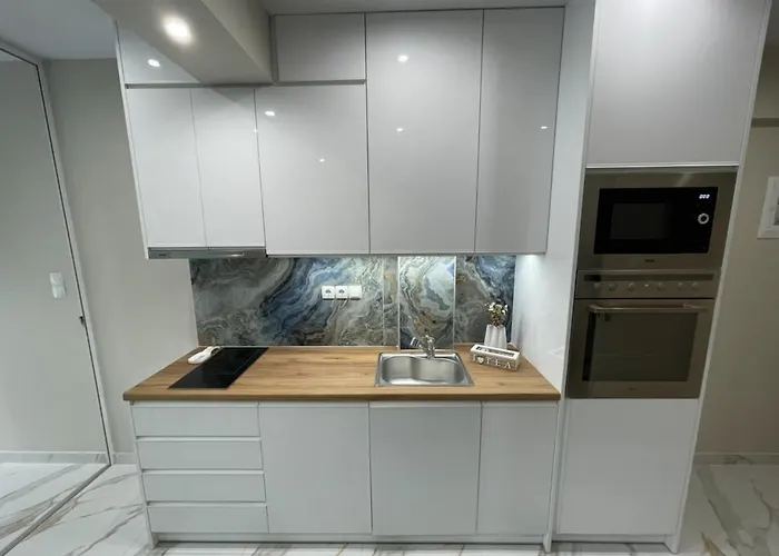 Agora Luxury 7 Лоутраки