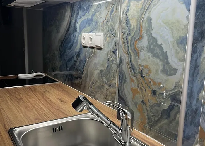 Agora Luxury 7 Лоутраки